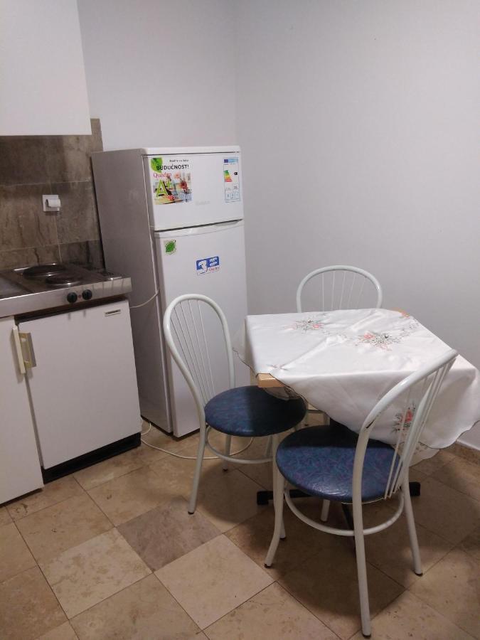Luna Tsuki Seven Aparthotel Rovinj Exteriör bild