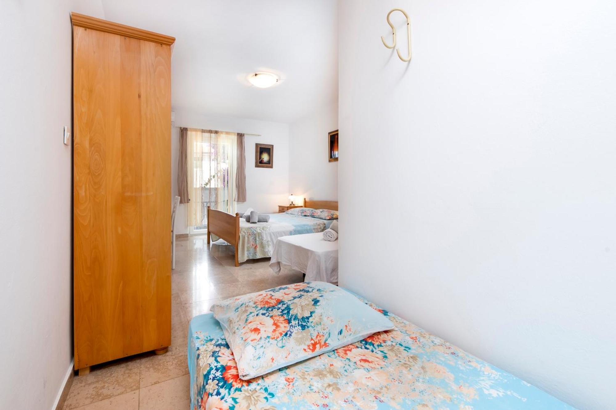 Luna Tsuki Seven Aparthotel Rovinj Exteriör bild