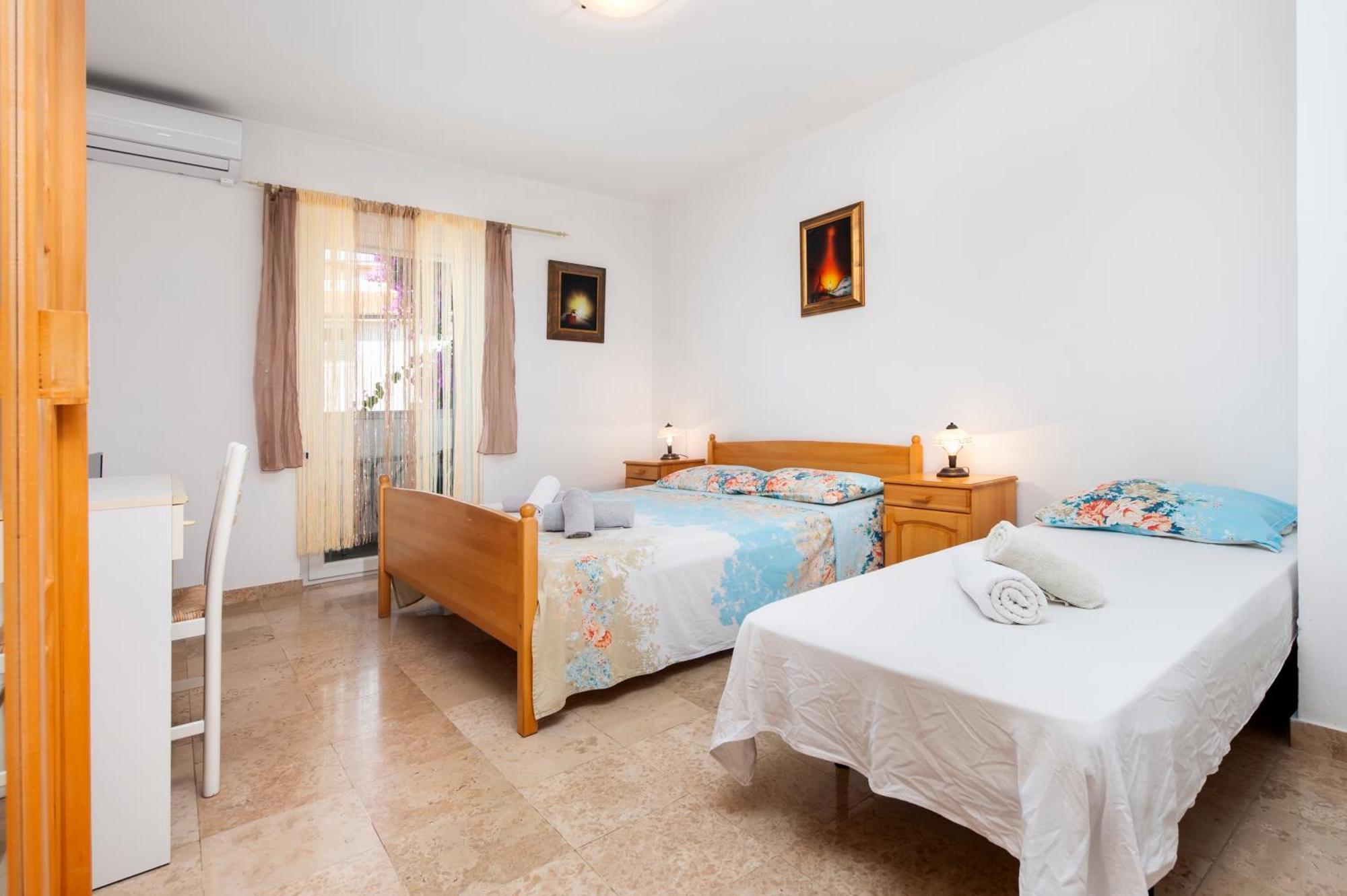 Luna Tsuki Seven Aparthotel Rovinj Exteriör bild