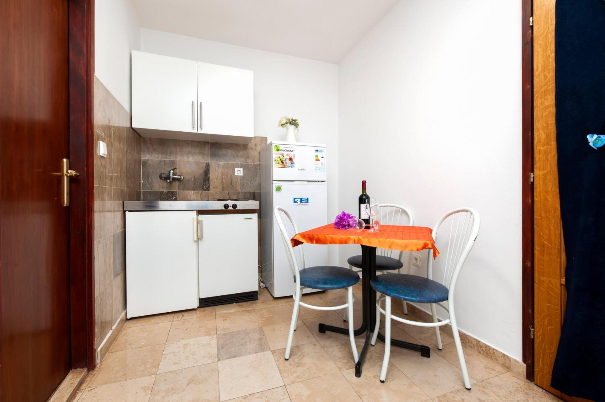 Luna Tsuki Seven Aparthotel Rovinj Exteriör bild
