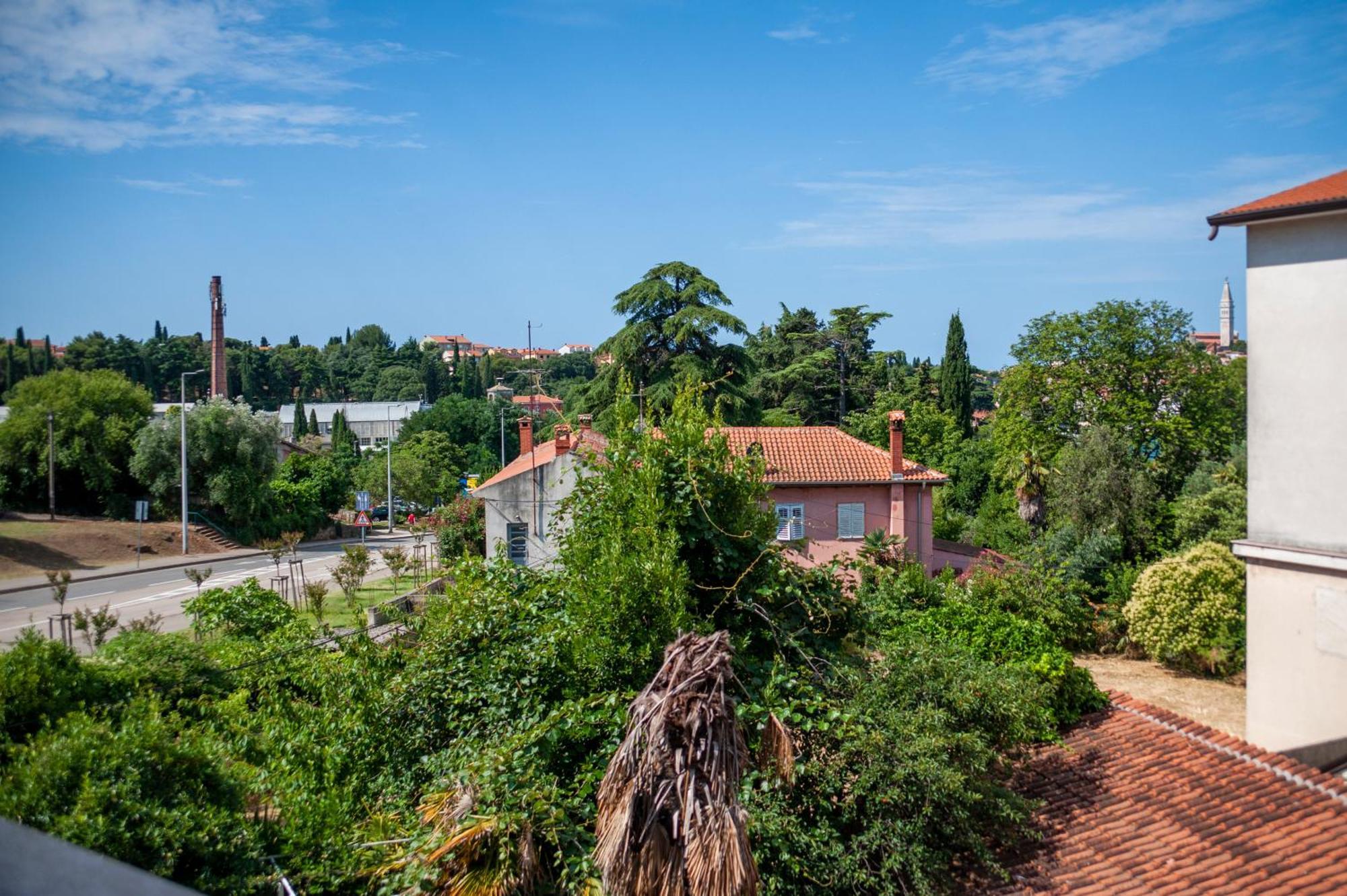 Luna Tsuki Seven Aparthotel Rovinj Exteriör bild